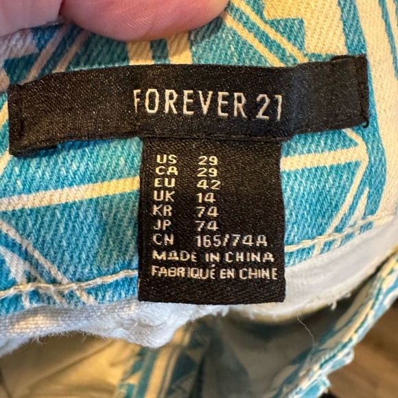 Forever 21 Blue Aztec Print Cutoff Denim Shorts – Size 29 - Picture 4 of 5